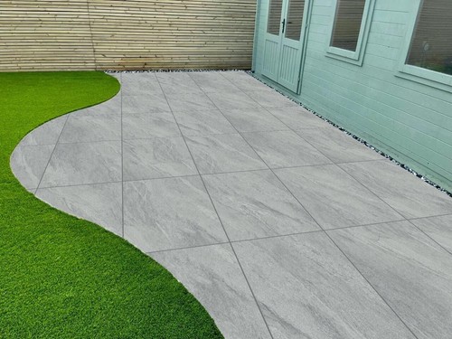 Anthracite porcelain paving